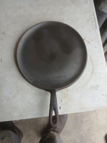 Vintage Wagner Ware Sydney 0 #1109C Round Cast Iron Griddle Pan Skillet