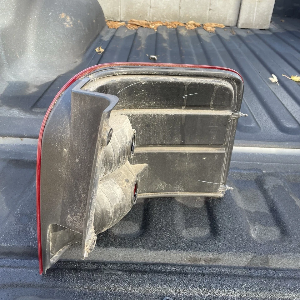 05 06 07 Luz trasera lateral del conductor Ford Freestyle OEM Foto 3 de 4