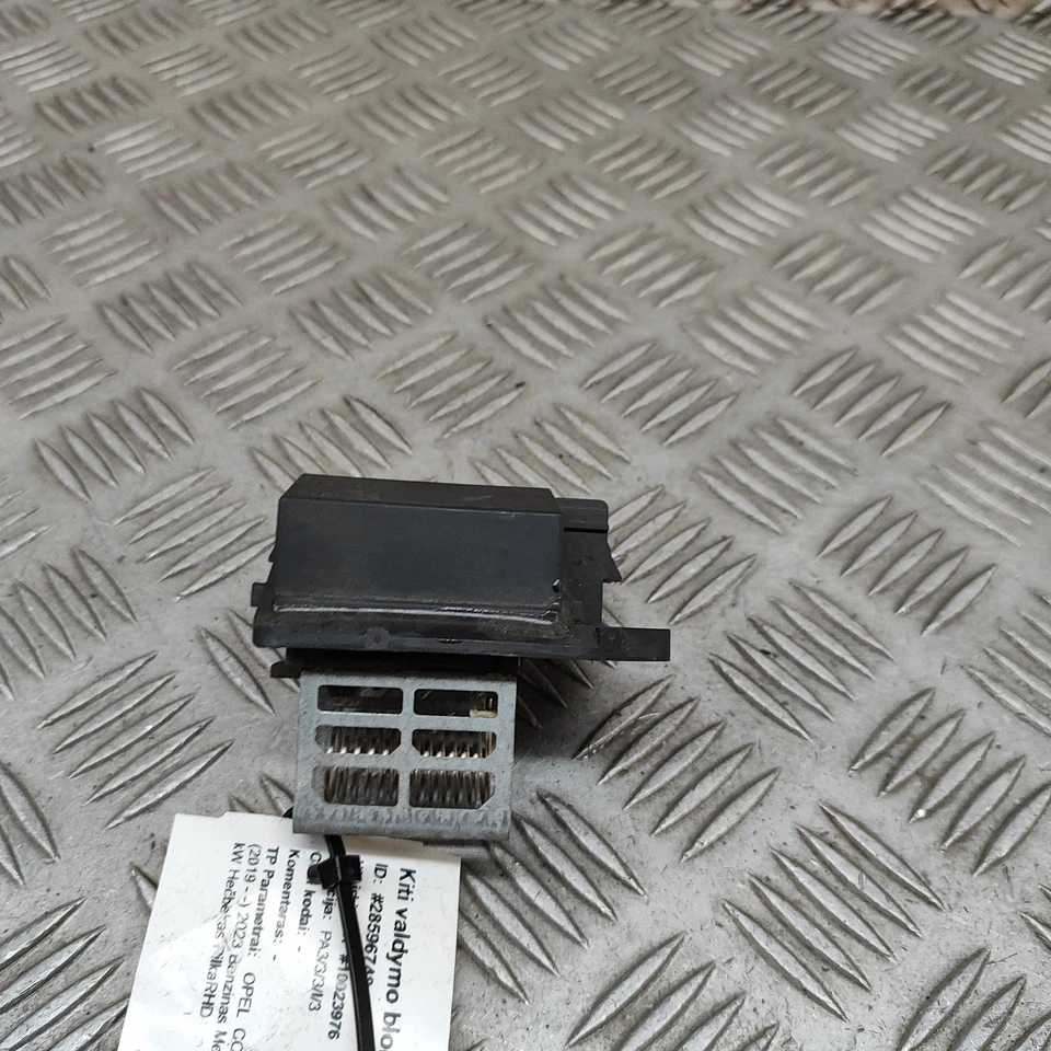 OPEL CORSA F Fan Relay 9847019780 1.2 Petrol 55kw 2023 28596748 - Image 3 of 4