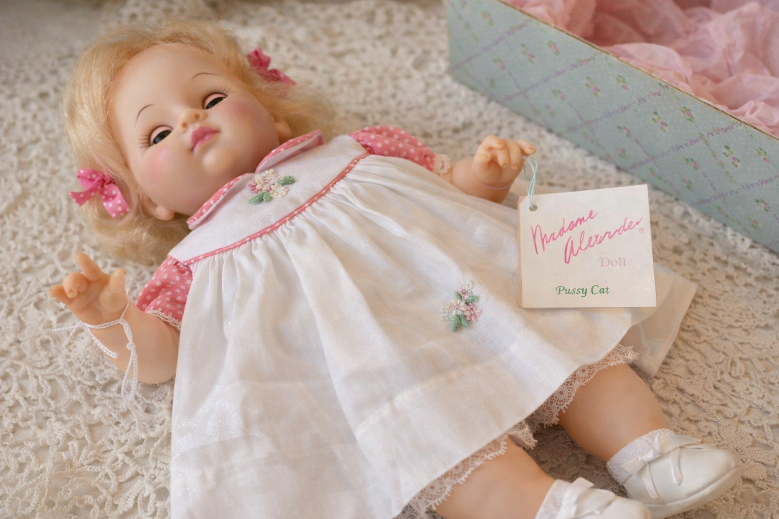 Vintage MADAME ALEXANDER Pussy Cat Baby Doll Original Outfit