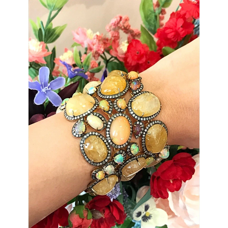 Brazalete ancho de zafiro, ópalo y diamantes en oro de 18 quilates con rodio negro - HM2101EE