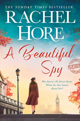 A Beautiful Spy: The captivating new Richard & Judy pic - Paperback / softback N