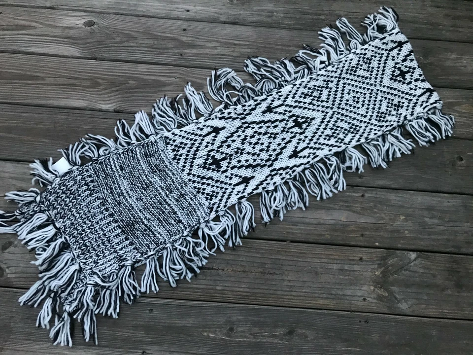 Bcbgeneration Mujer Bufanda Blanco y Negro Tejido Largo Flecos 80 X 12 pulgadas Foto 2 de 4