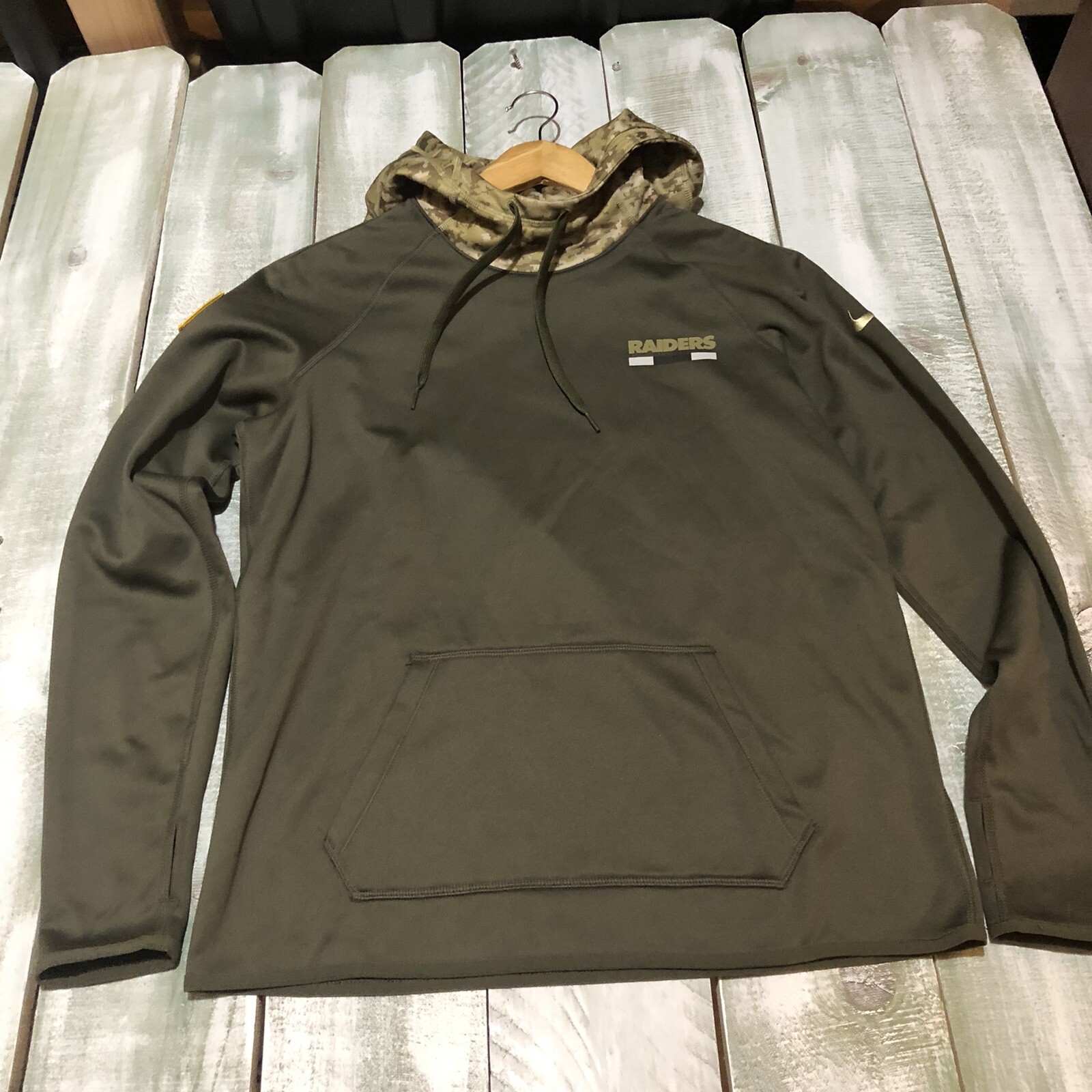 Nike Las Vegas Raiders Womens Salute To Service Military Hoodie Size Medium-image