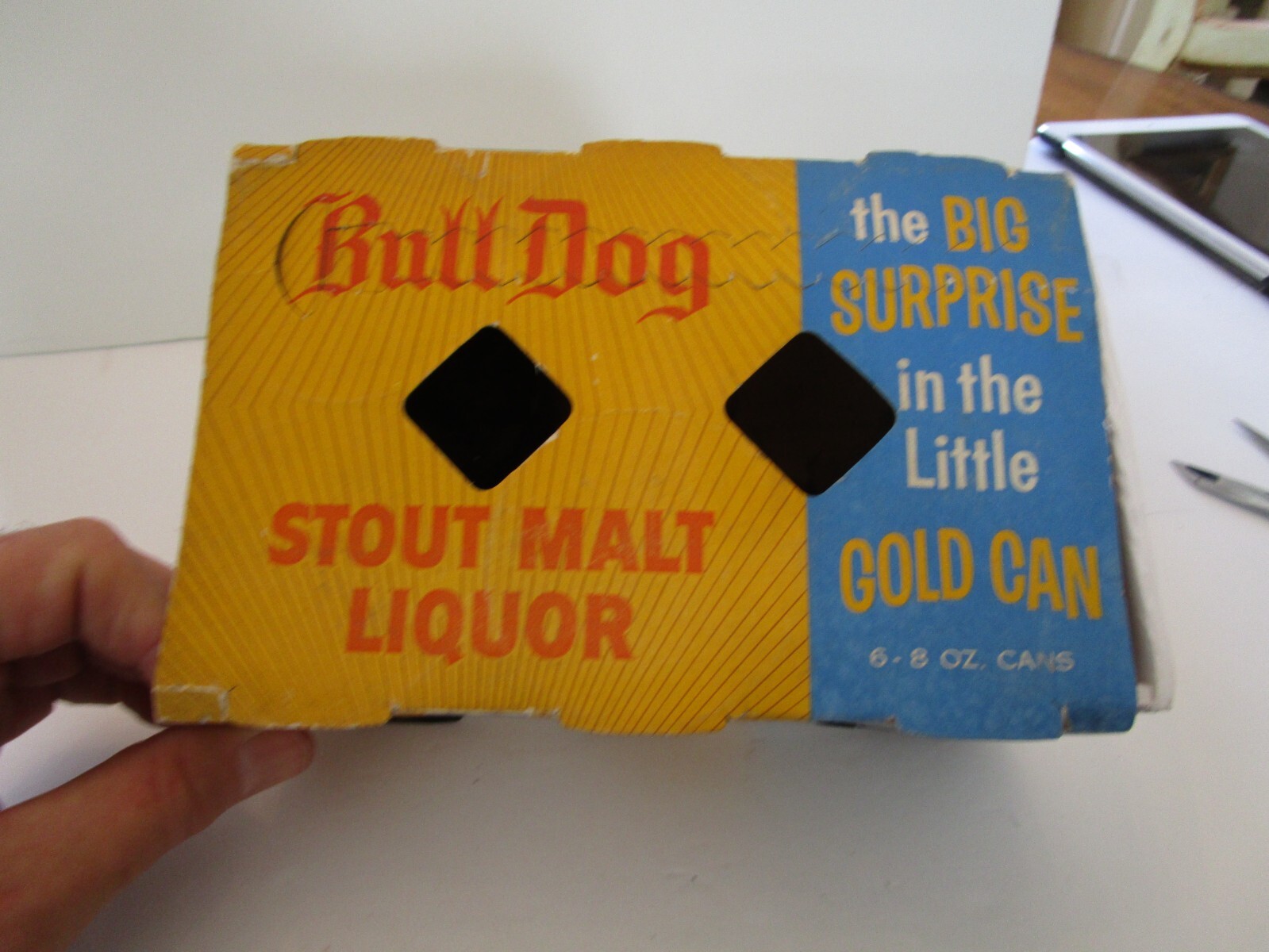Vintage Bulldog stout malt liquor  6 pack box displays well from CA 1950