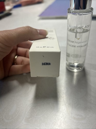 Suero rejuvenecedor de ácido hialurónico StudioMakeup 1 fl oz NUEVO suero facial - Imagen 2 de 6