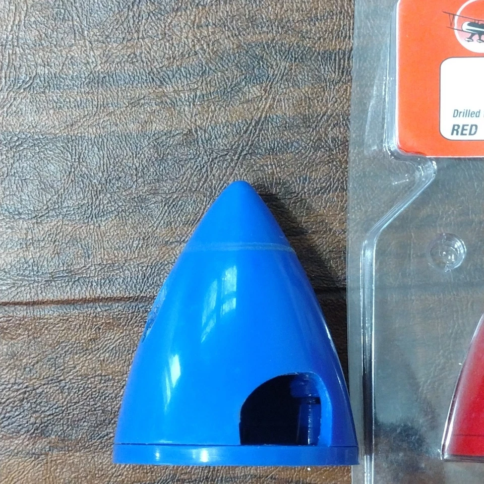 Lot Of 2 Great Planes 2-1/4(57mm) Nylon Spinner GPMQ4517 & Larger Used Spinner - Image 3 of 4