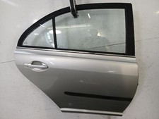 Porte arrière et accessoires Toyota AVENSIS