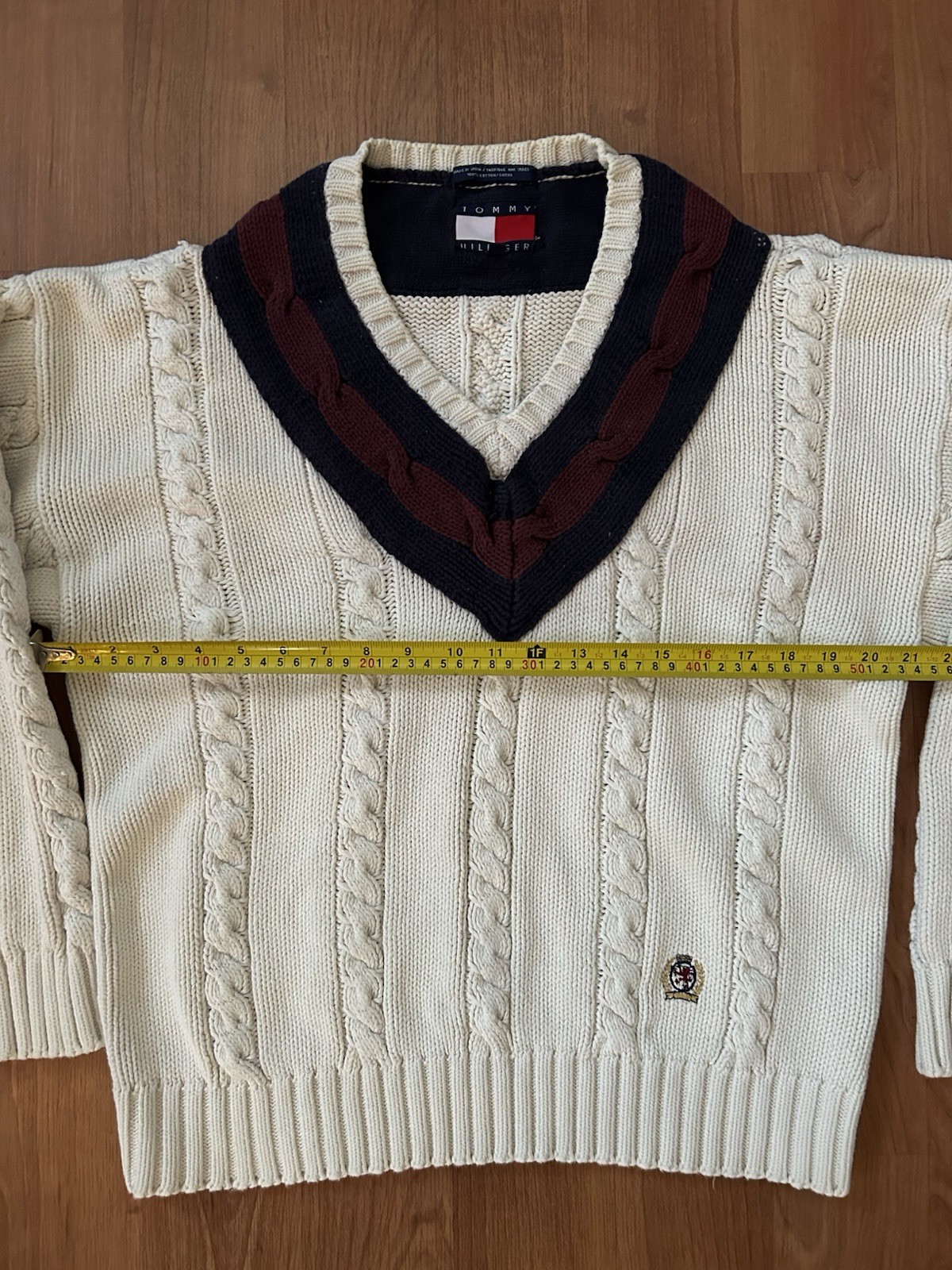 Vintage V-neck preppy Tommy Hilfiger cable Knit Sweater size L image 7