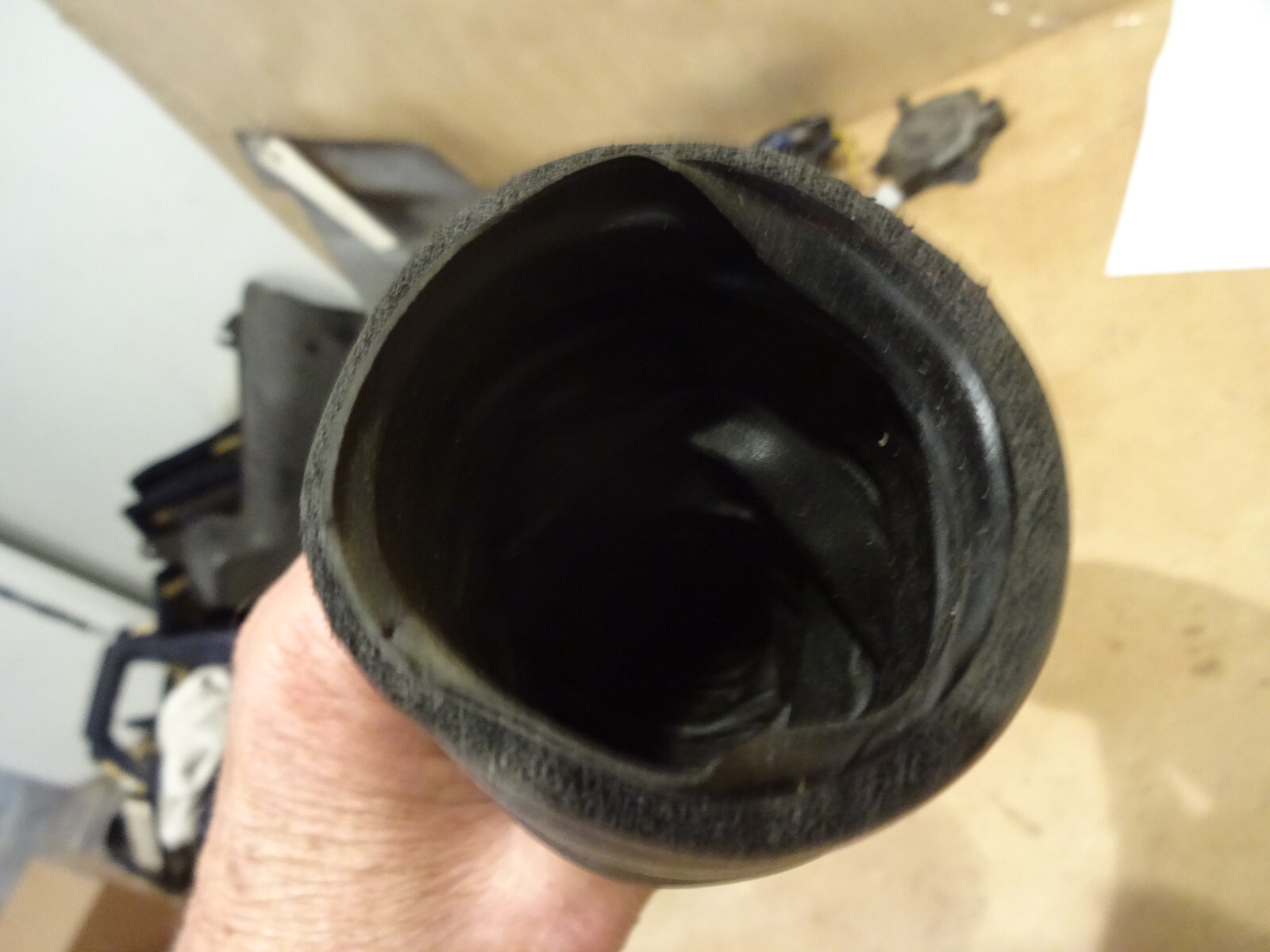 Ferrari Mondial t, Mondial 3.2 - RH Air Con Pipe RHD P/N 61876500