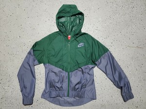 nike red windbreaker