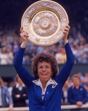 1975 Tennis BILLIE JEAN KING Glossy 8x10 Photo Rosewater Dish Trophy
