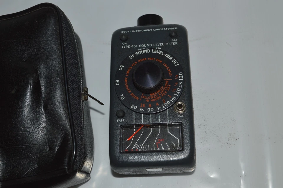 *TC* SCOTT INSTRUMENT LABORATORIES TYPE 451 SOUND LEVEL METER ANSI S3A (KRS89) - Image 2 of 2