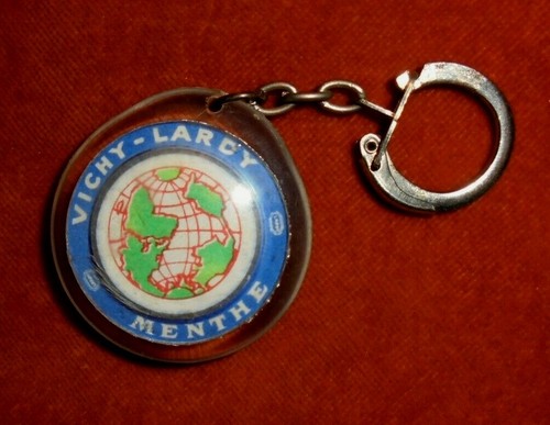 Ancien porte clefs clés vintage bonbon VICHY CENTRAL Plastique 1970s France