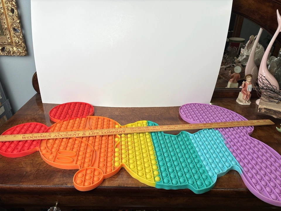 Giant Jumbo 33” Mickey Mouse Rainbow Fidget Pop It Push Bubble - Imagem 2 de 4