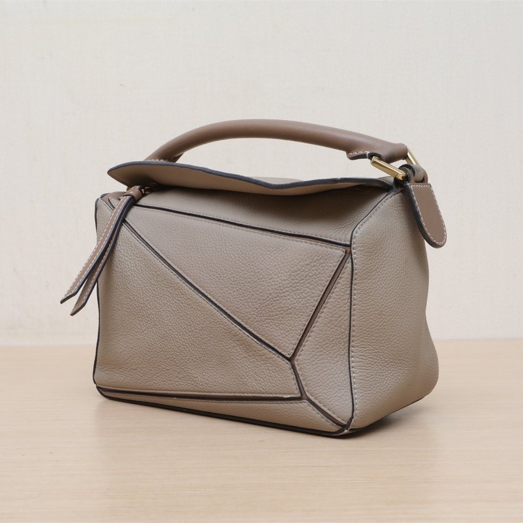 LOEWE ショルダーバッグ ベージュ/グレー LOEWE Puzzle 24cm Geometric Bag Small Size Crossbody Bag | eBay