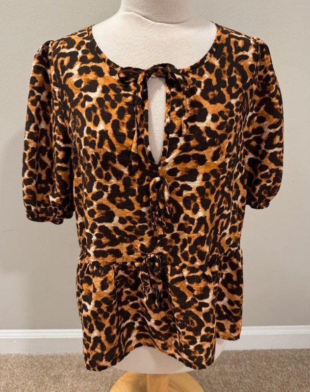 Womens Large Pink Lily Leopard Print Peplum Blouse Short Sleeve Tie Neck Keyhole