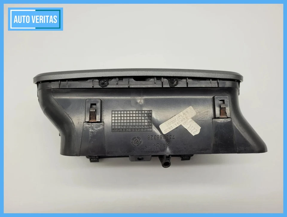 Original Fiat Grande Punto (199) Central console air nozzle warning flasher 7353 - Image 3 of 4