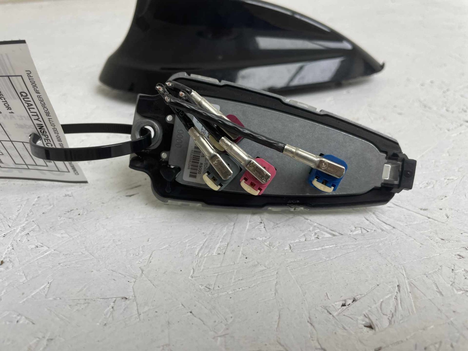 2014-2020 BMW I8 SET (2) SHARK FIN ANTENNA WITH COVER MODULE 9209431 9227776