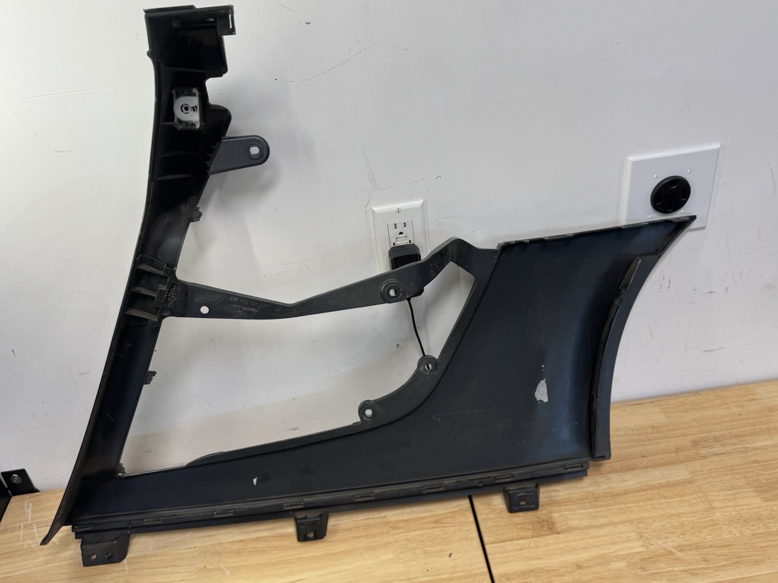 2008-2015 AUDI R8 RIGHT HAND PASSENGER SIDE LOWER PANEL TRIM IN GRAY - 420853190