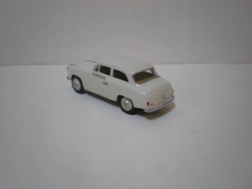 1/43 GERMAN CAR GOLIATH GP 700 COUPE TAXI 1953 - Image 4 of 4