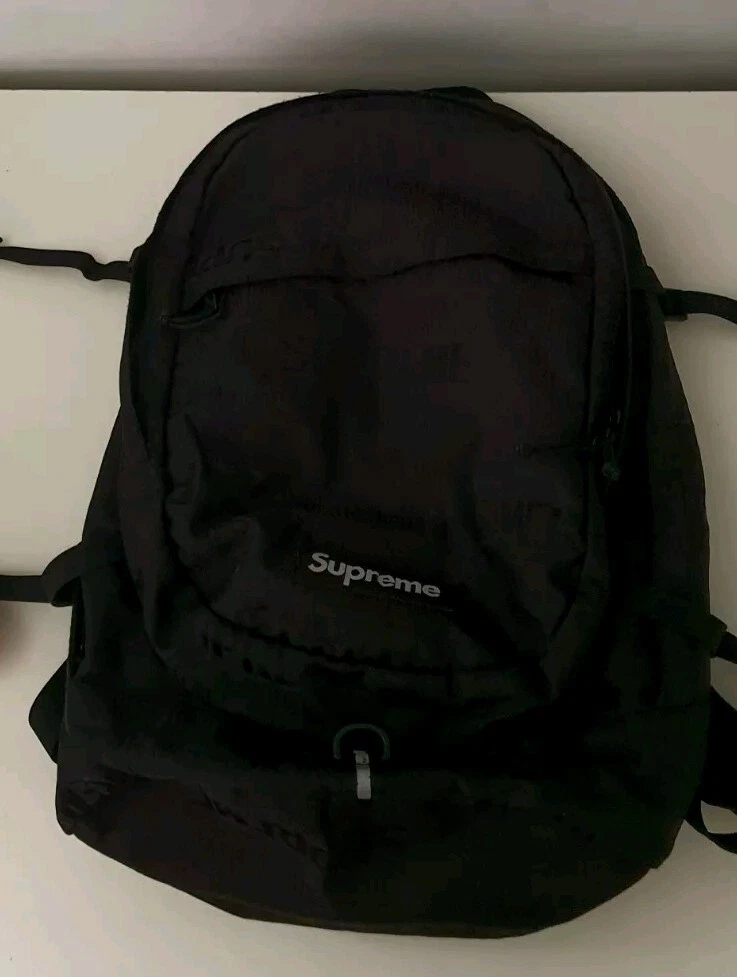 SS19 Supreme Schwarz Rucksack Cordura Stoff Kiste Logo