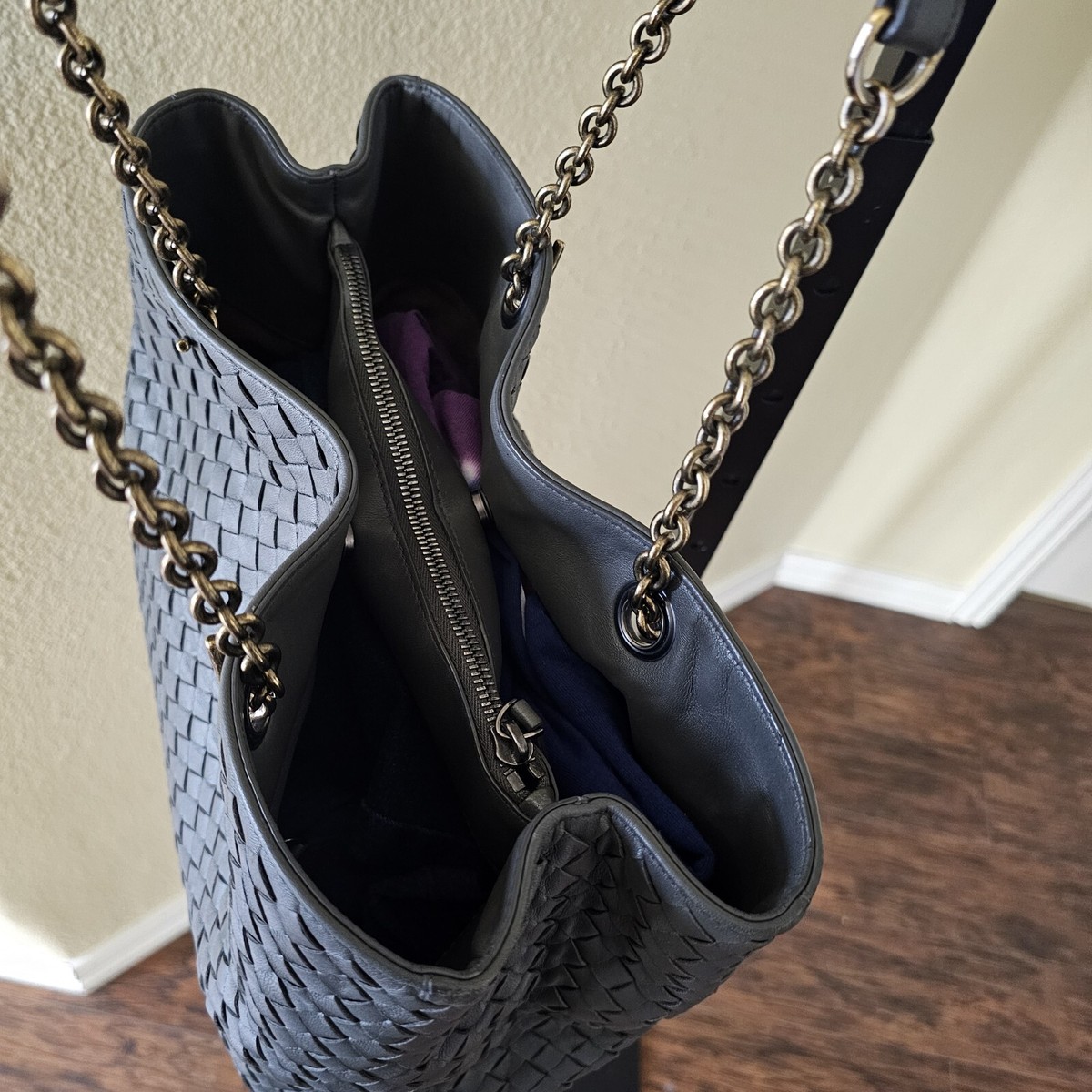 ★BOTTEGA VENETA★ Chain Detail Woven Handle Mount Tote Bag Bottega Veneta Nappa Intrecciato Large Classic Chain Strap