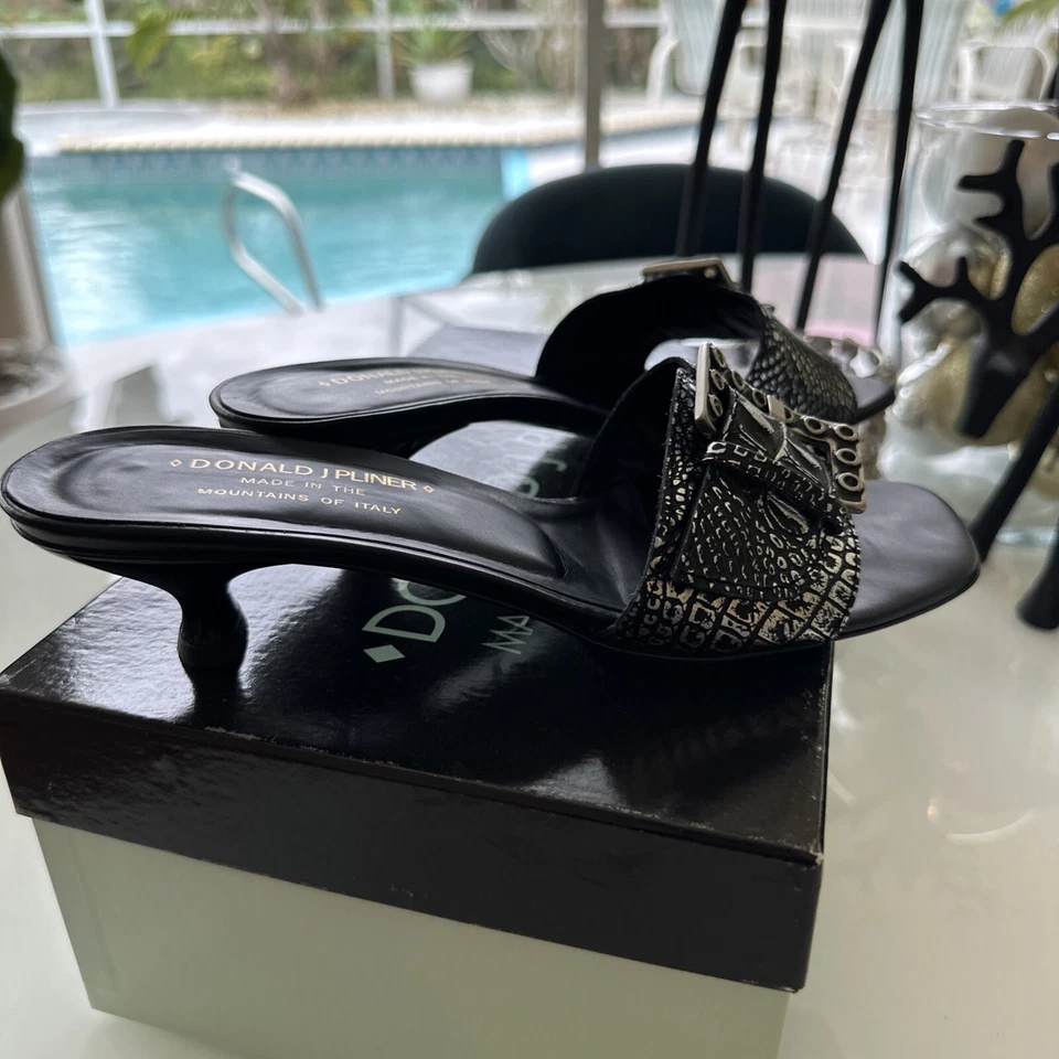 Donald J Pliner JOBI Gatito Tacón Mulas Negro Plata Cocodrilo Animal Hebilla 7.5M Foto 3 de 4