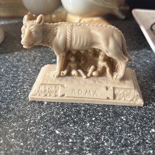 Capitoline She Wolf Romulus and Remus Replica Statue Roman Italy Sculpture