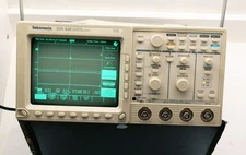Tektronix TDS 420 Digital Oscilloscope 150MHz 4-Ch – Powers On, Errors, AS-IS...