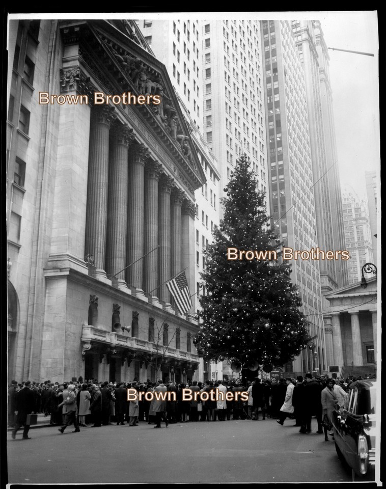 1926 NYC Christmas on Wall Street Huge Lighted Tree NYSE Film Camera