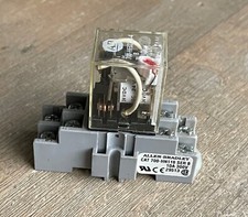 ALLEN BRADLEY 700-HF32Z24-4 SER B RELAY 24VDC 8 PIN 700-HN116 SER B SOCKET BASE
