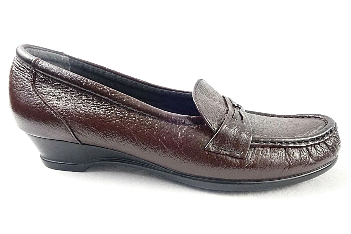 SAS Brown Leather Easier Loafers Slip On Flats Shoes Moccasin Women s 8S 8 S