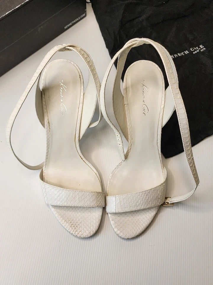 Tacones Kenneth Cole Grove blancos con tiras talla 9 Foto 4 de 4
