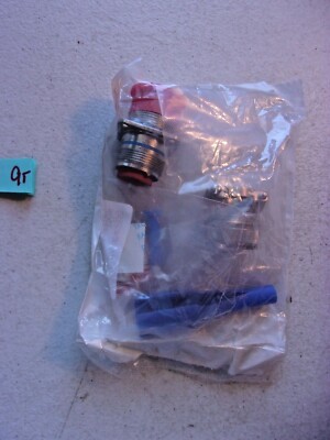 NEW IN PKG AMPHENOL FIBER OPTIC CONNECTOR 9440F16-12S-190 5015RR 1#4 SKT (DR4B3)