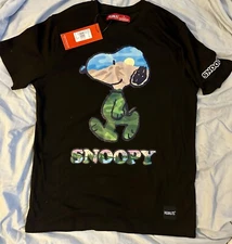 NWT Peanuts Large Uni-sex Snoopy Black T-Shirt Mountain Sunrise