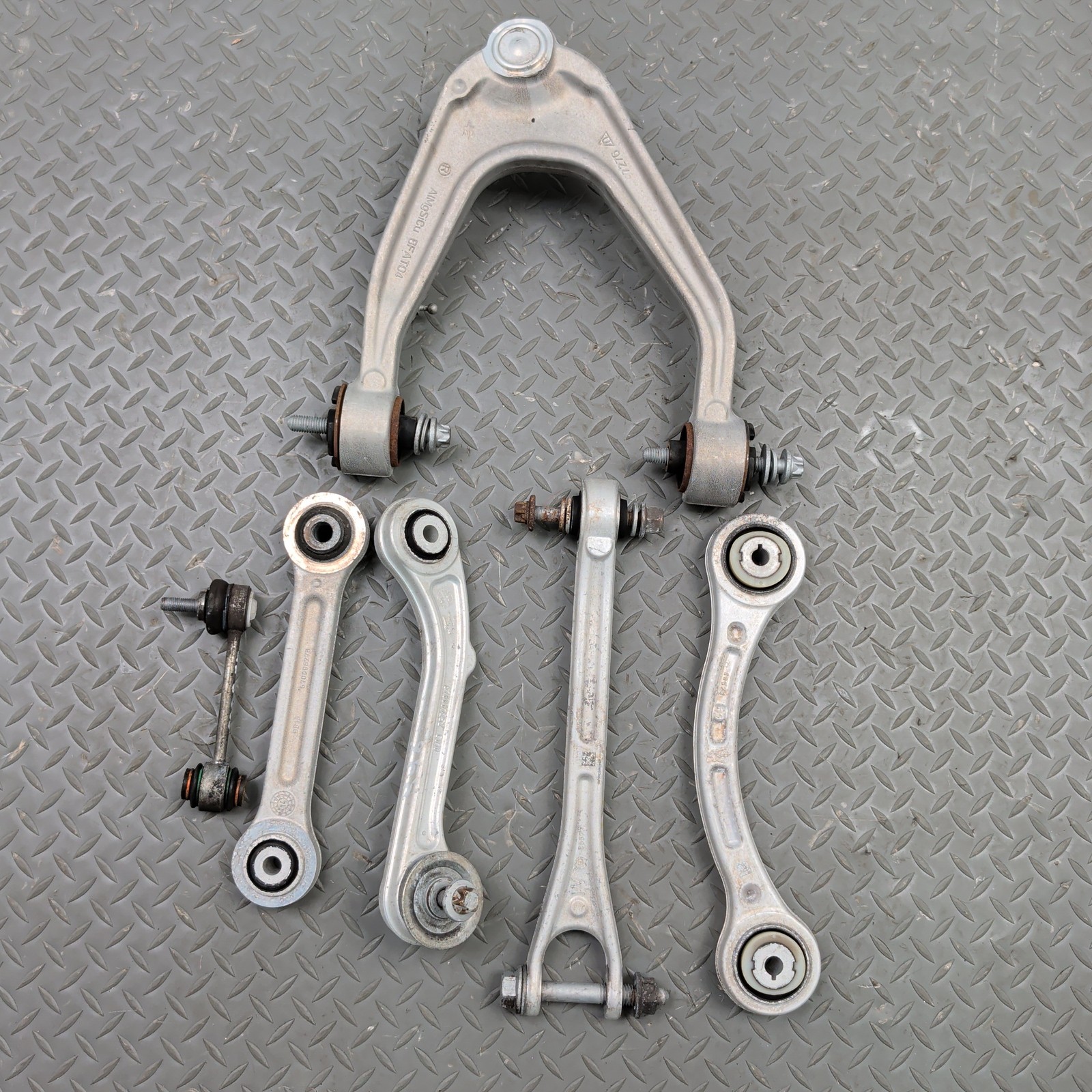 Maserati Ghibli 2014-2017 Rear Right Link arms Set of 5