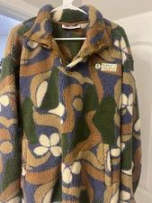 This is a Parks Project Zion Narrows Sherpa Fleece Pullover - Adult Large