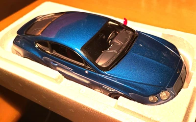 BENTLEY CONTINENTAL GT Black Edition - 1:18 en TBEG. - Photo 1/4