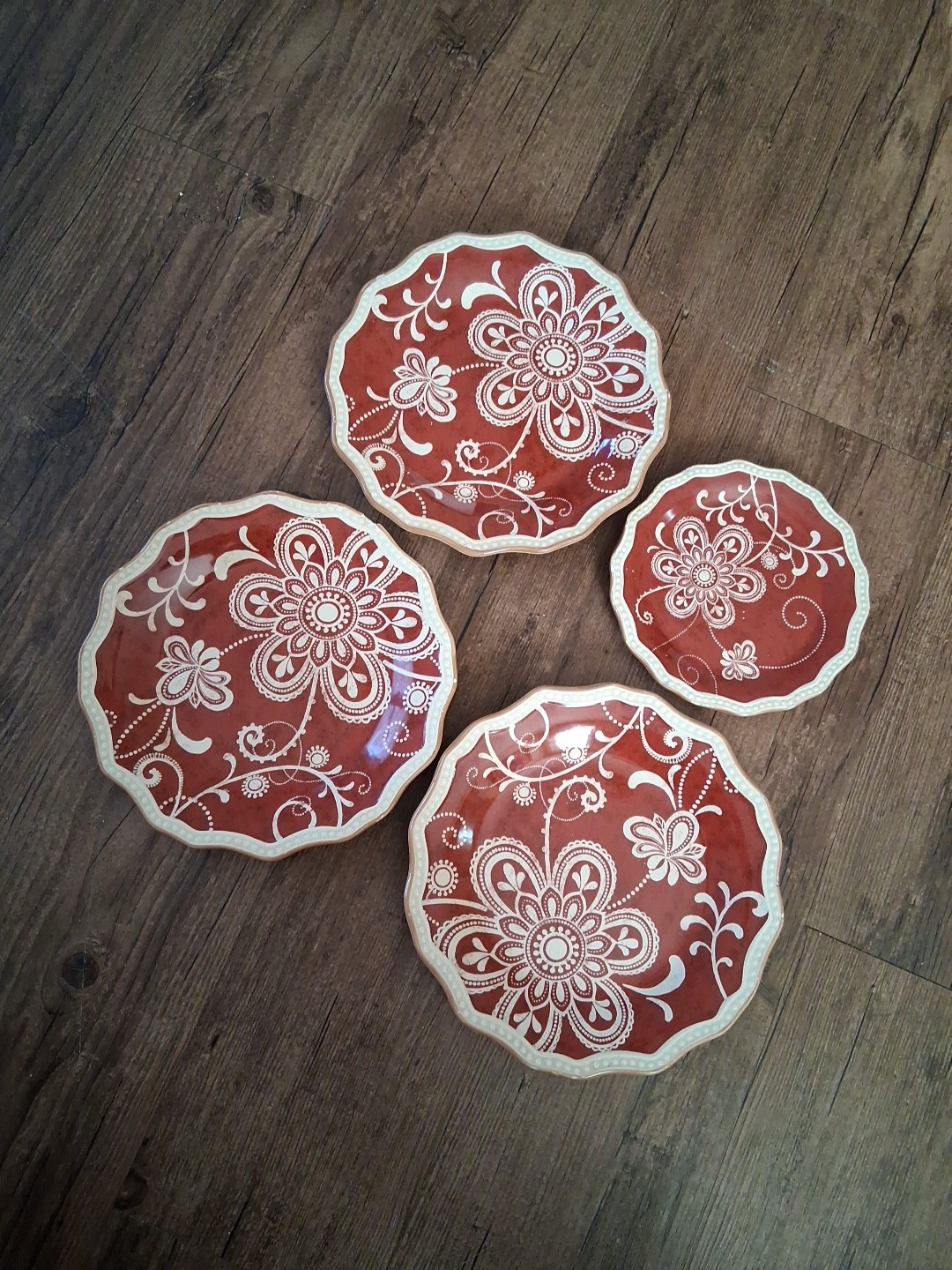 PIER 1 Imports Maribeth Salad Plate Red Scalloped Abstract Floral 8.5Lot of 3 plus saucer cup plate