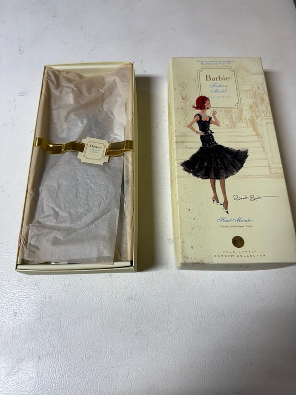 Haut Monde Barbie Fashion Model Collection 2007 Barbie NRFB #L9604 Only 4100 WW!
