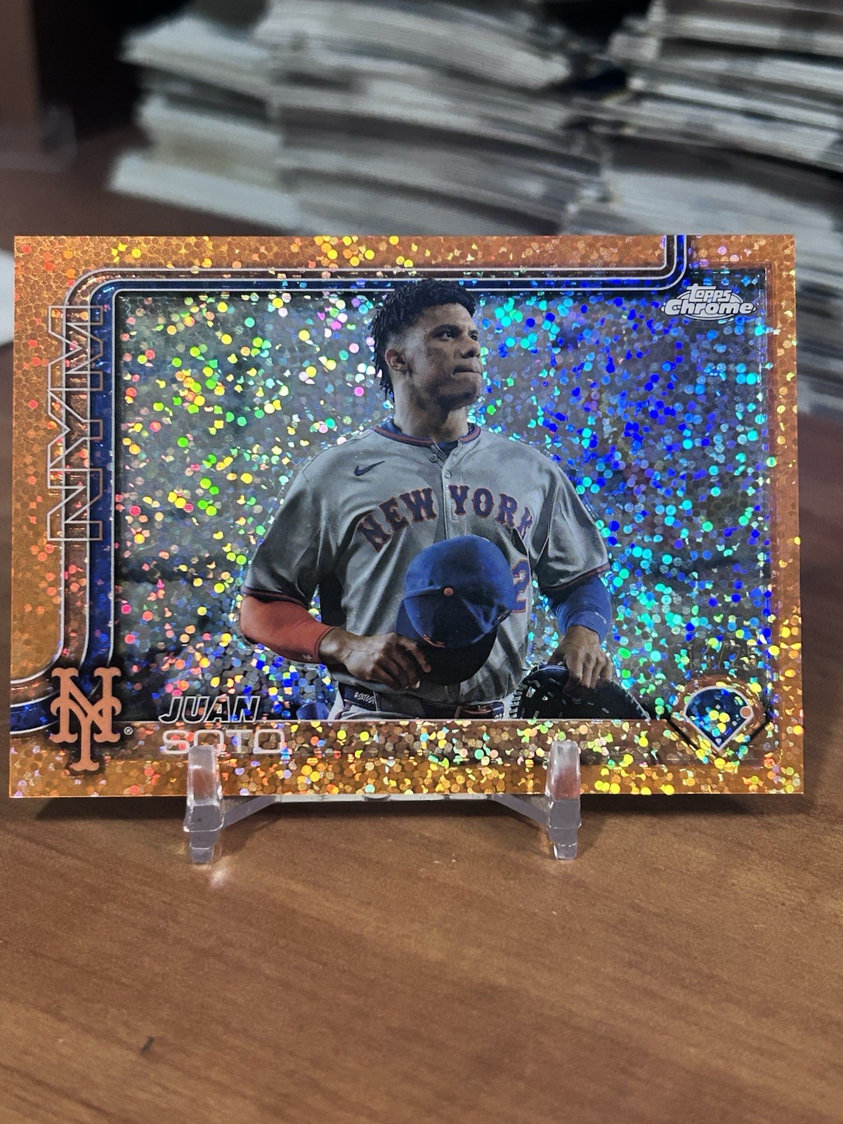 2025 Topps Chrome - Image Variation Juan Soto #200 Orange Speckle Refractor /25