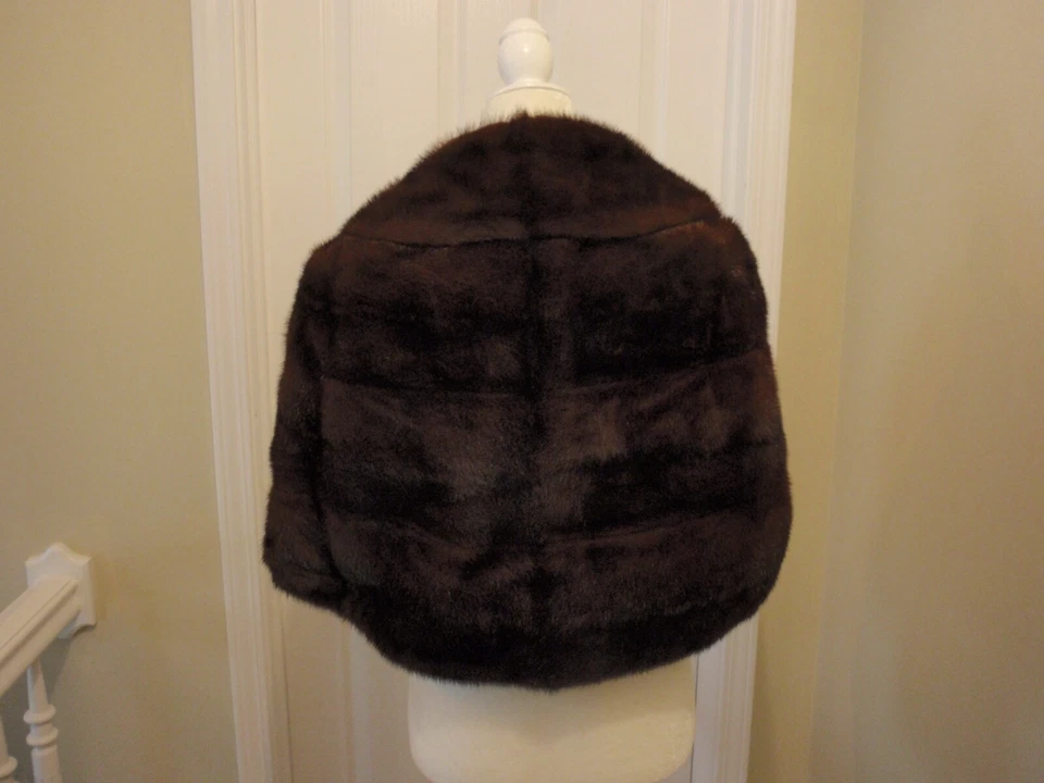 Capa de piel marrón castaño Elsa Schiaparelli capelet vintage salón de alta costura ML estola Foto 4 de 4