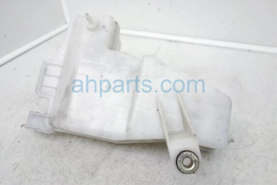 2000-2001 Infiniti I30 Air Resonator Chamber Box 16585-2Y000 - Image 2 of 4