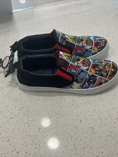 Disney Marvel Comic Strip Skate Shoes New Mens Size 8.5 Has some marker writing - Afbeelding 1 van 15