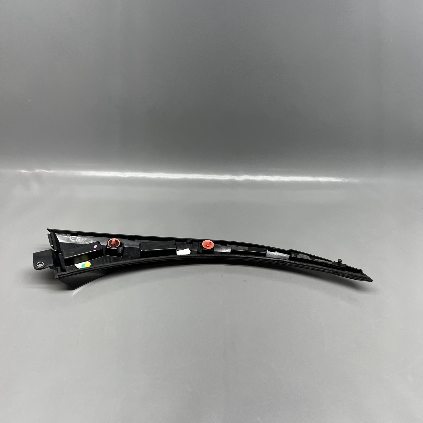 MASERATI LEVANTE TAILGATE BACKDOOR SPOILER LEFT 2017 18 19 2020 OEM 670111581
