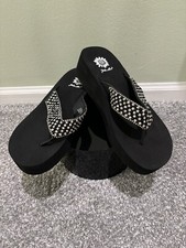 Yellow Box Ebony Flip Flops Women s Black Leather Upper Rhinestone Size 8.5 NEW