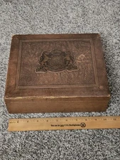 Vintage Philip Morris & Co Wood Cigar Box Veni Vidi Vici 