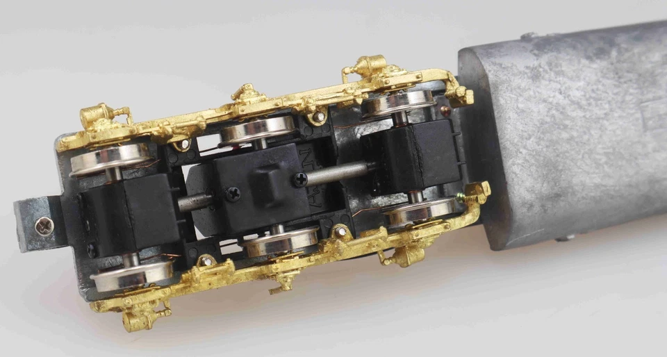 Drive System EMD SD40-2, large fuel tank, HT-C trucks OMI HO - Image 2 of 4