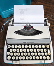 Cursive Script Smith-Corona  Cougar Deluxe Portable Typewriter